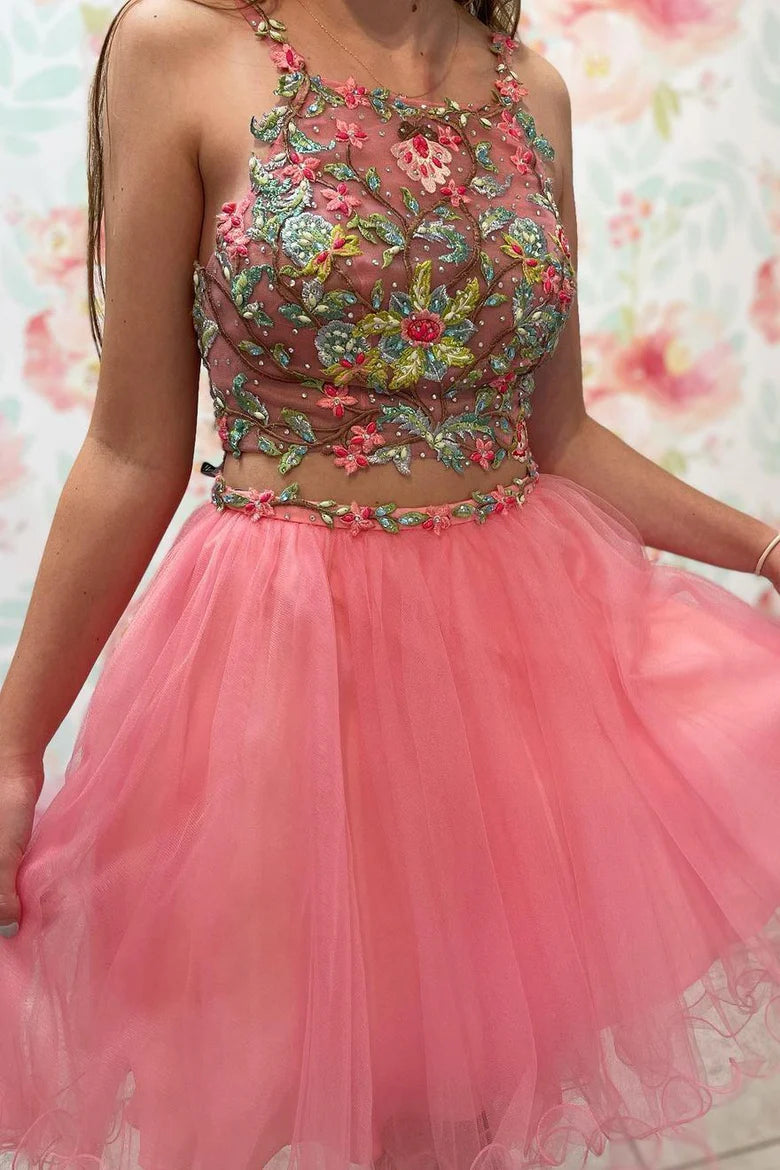 Vestido corto de dos piezas con bordado floral para regreso a casa